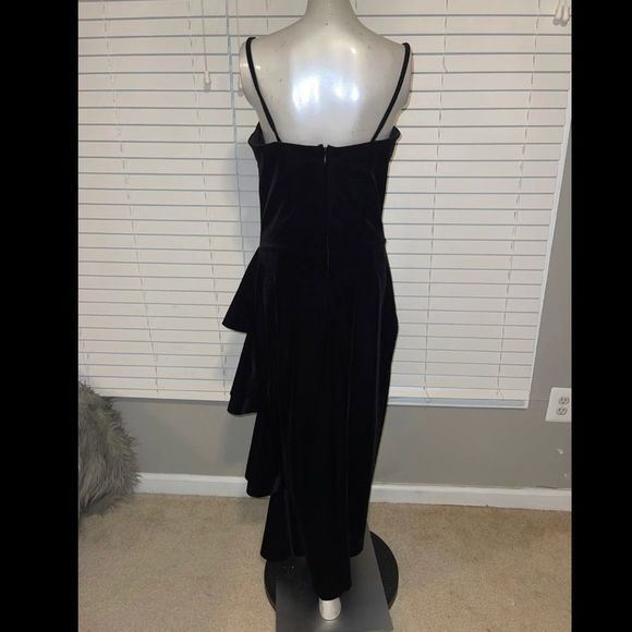 Chiara Boni La Petite Robe
Gussie Ruffle Side Gown - Picture 8 of 9